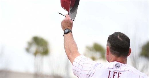 South Carolina snaps seven-game losing streak with win over Arkansas