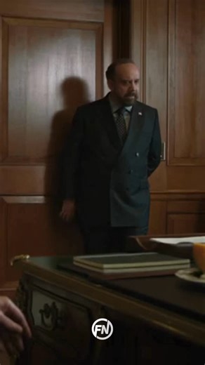 O Fantástico por Negociação on Instagram: "Em Billions, Chuck Rhoades deixa o próprio pai aprender do jeito mais caro. Uma venda mal feita em ações da CXC. Resultado: mais de 480 mil dólares de prejuízo. No mercado, erro não pede permissão. Ele cobra — e cobra caro. Perda não é castigo. É aula para quem insiste em aprender. 📘 Baixe agora meu e-book: Os 7 principais indicadores da Análise Técnica Porque entender o mercado custa menos do que errar nele. (Link na bio)"