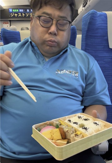 崎陽軒のシュウマイ弁当とチャーハン弁当の味