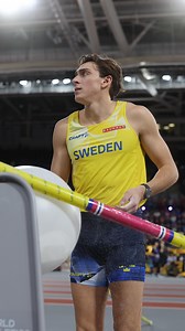 That’s why he’s the CHAMPION 🔥 Rewatch the men’s pole vault final at last year’s #WorldIndoorChamps on the World Athletics YouTube channel 📺 Link in bio 📲 | World Athletics