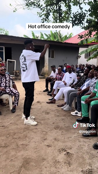 Office Laughter: Hilarious Moments in Workplace Comedy