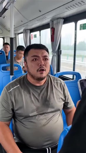 最讽刺的双标现象：苹果与支架的比较