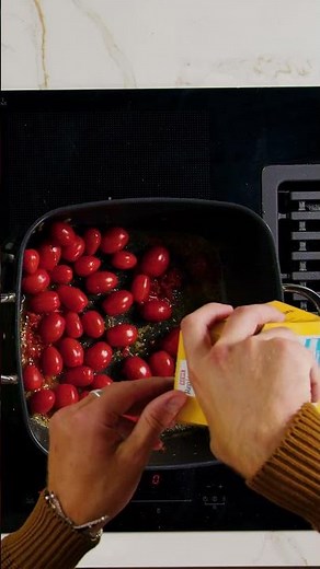 Tortellini-Suppe – Rezept für deftigen Eintopf mit Hackfleisch und Tomaten 🍲🍅 | REWE Deine Küche