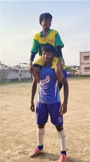 Big brother will always be there for you ❤️⚽#football #footballshorts #terenig #football