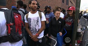 U.S. workers struggle with stagnant wages