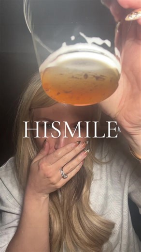 My oral hygiene just got an upgrade with the @@Hismile US idstain mouthwash 😁 #mouthwash #hismile #oralhygiene #teethwhitening #whiteteeth