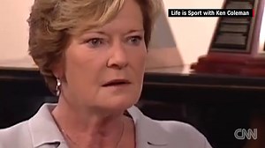 Legendary coach Pat Summitt dies at 64