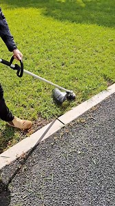 🌿Trim Smarter with the 40V Max Brushless Line Trimmer! Take on heavy-duty trimming with the UR014GZ 40V Max Brushless Line Trimmer—delivering power equivalent to a 35cc petrol unit without the hassle of fuel or emissions. With high torque mode, dual rotation, and Active Feedback Technology, you get maximum control, efficiency, and safety in every cut. ✅ Powerful Brushless Motor – 1.5kW max power output ✅ 2-Stage Power Control – 5,700rpm with reverse function ✅ Constant speed control under load 