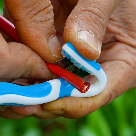 Turn a Toothbrush into a Handy DIY Cutter! 🔧✨ | 5-Minute Crafts Men