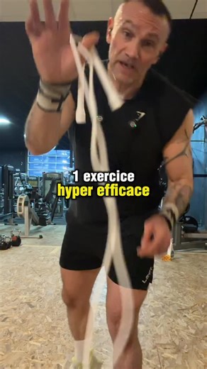 Jean-Baptiste KAPOUDJIAN on Instagram: "La corde à sauter est un exercice simple, efficace et accessible à tous. Dans cette vidéo, je t’explique comment bien démarrer, comment régler ta corde, réussir tes premiers sauts et progresser sans te blesser, même si tu n’as jamais pratiqué. Un excellent moyen d’améliorer ton cardio et de reprendre une activité physique à ton rythme 🔥 Ma corde que j’utilise @timelessjump #jumprope #jump #jumping #tutorial"