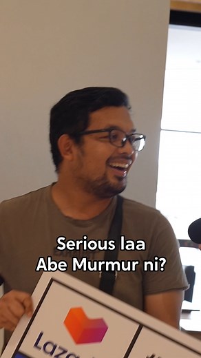 40K views · 549 reactions | Abang ni orang pertama datang booth and kita terus ajak dia join challenge kita. Tup tup... Dia org pertama di Ganu yg bawa pulang RM1k voucher untuk dibelanjakan. Terperanjat abang tu 藍藍藍 Kalau korang sedang mencari barang² murah yg bawah RM9.90, Lazada akan memudahkan you guys utk berbelanja dengan lebih jimat! #MurMurApaHarini #LazadaMY | Lazada | Facebook