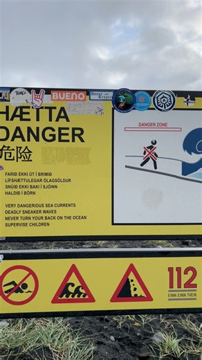 1.2K views · 14 reactions | As chamadas Sneaker Waves são ondas traiçoeiras que surgem do nada e sobem muito rápido na areia, arrastando de volta pro mar tudo o que estiver no caminho. Muito cuidado nesta praia da Islândia! Reynisfjara Black Sand Beach #superreels #iceland #islandia | Laura Sette | Facebook