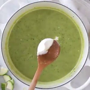 19M views · 7.1K reactions | Only FIVE ingredients (not counting salt and pepper) is all it takes to make this quick, easy, delicious cream of zucchini soup my family’s been enjoying for years! 1 Freestyle Point • 60 Calories (low-carb, keto, GF, Vegetarian) https://www.skinnytaste.com/cream-of-zucchini-soup-1-ww-point/ | Skinnytaste | Facebook