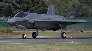 Choix du F-35: quels sont les avantages et les inconvénients du remplaçant du F-16 - RTBF Actus