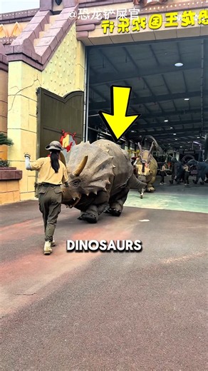 They’re Training Dinosaurs.!🦖😳