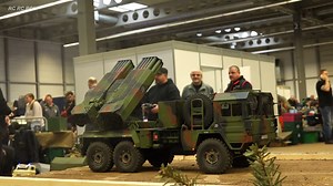 🔥震撼RC军模秀！遥控坦克、军卡、火箭发射、桥梁铺设全登场！🚀🔧