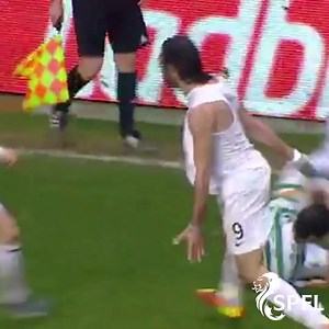 When Georgios Samaras scored an overhead kick to secure a 4-3 win for Celtic FC against Aberdeen 🍀 #OnThisDay 9⃣ years ago... | SPFL