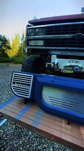 Squarebody interiors deserve upgrades like this. Color matched, clean fitment, better sound, and built for Squarebody pickups, K5 Blazers, Suburbans, and Jimmys. These door panels completely change the feel of the interior without looking out of place in the truck. We’re also currently doing our door panel giveaway, so if you’ve been wanting to upgrade your Squarebody, now’s a good time. Comment “INTERESTED” or send me a DM and I’ll get you the details. —Blazin’ Biddles Offroad Home of the Squar