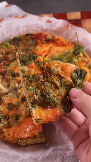 Low carb and flourless salmon quiche - so easy and so tasty and on next week's menu in the Zing Wellbeing app