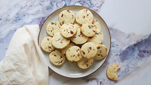 Simple Cranberry Pistachio Cookies Recipe - Tasting Table