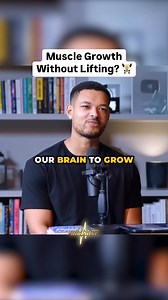 🧠 Grow Muscle By... Thinking? 👇 We usually assume that the only way to get stronger is to physically put in the work at the gym. But this mind-blowing study suggests your brain might be just as powerful as your biceps. The Experiment: Researchers took two groups of weightlifters to test the power of the mind: Group A: They physically lifted weights for two weeks and saw a 40% increase in muscle mass. Group B: This group lifted absolutely nothing. They simply sat there and imagined themselves l