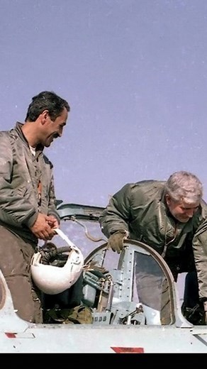 skyhunter2.ir on Instagram‎: ". تصاویری کمیاب و زیبا از رهگیری جنگنده های عراقی در عملیات والفجر 8 توسط #پدافند_هاوک و رایپر ارتش و خوشحالی پرنسل پدافند هوایی مکالمه بین ش ستاری و #افسر_رادار پس از انهد.ام جنگنده عراقی: ستاری: جانم کادر پدافند: ا... اکبر الو سلام #سرهنگ ستاری: خوبی؟ کادر پدافند: -خوببب عالیی ستاری: باریکلا باریکلا All rights belong to the respective owners, No copyright intended. Please DM for copyright or remove. Thank you 🙏"‎