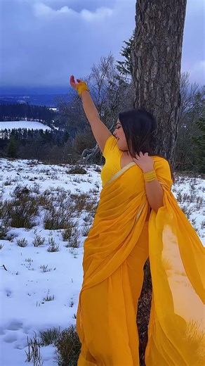 Saree in Snow - Bollywood Project ft. Sridevi & Juhi Chawla