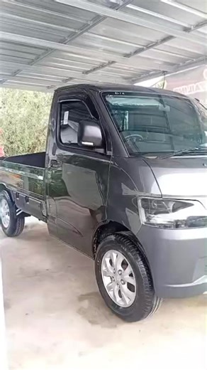Mobil baru belom tentu perfeck ya temen² bukti nya mkbil pickup yg satu ini cat mobil nya sedikit kasar kurang halus dn warna cat nya kelihatan kurang cerah jdi setelah di polish dn Coating Di Asep Auto detailing Auto cerah,kinclong dn terproteksi Disaran kn buat temen² yg punya mobil baru jangn di pke kmna² dulu tapi lngsung aja bawa ke asep Auto detailing agar cat body mobilnya dpt perlindungan maksimal 🚘✨️ #Detailingcoatingmobilbaru #AsepAutodetailingpangkalpinang#fypviraltiktok🖤シ゚☆♡