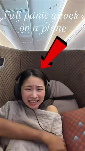 mia plane panic attack influencer | panic attack flight