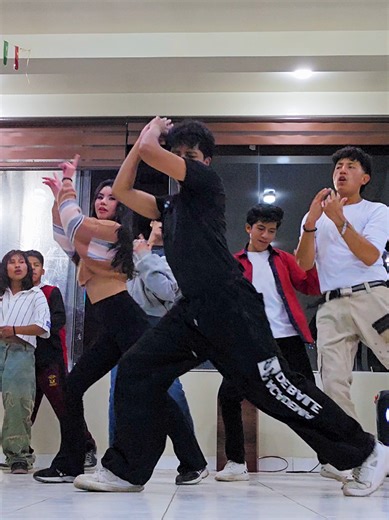 Aprende a Bailar con Chencho Corleone en Oruro