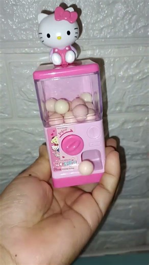 Satisfying with hello kitty vending machine toy