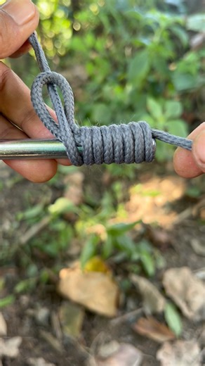 Follow step by step knot tutorials
