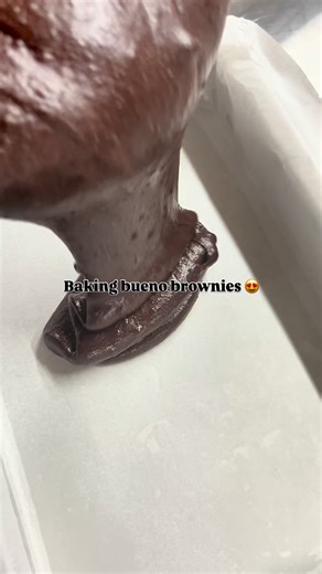 Behind the scenes of our bueno brownies 🙌🏽✨ #bakery #brownies #coffeeshop #smallbusiness #coffee #thebrownieaddictbakery #bueno #behindthescenes | thebrownieaddictbakery