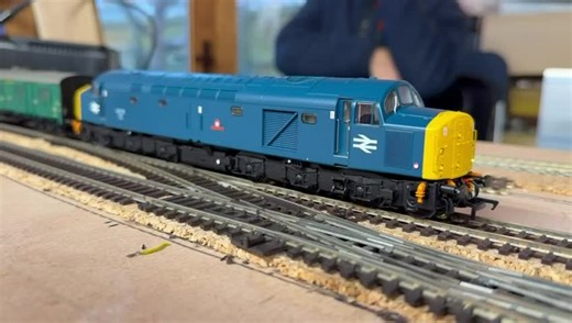 Bachmann Class 40 Cold Start - Ordered through us by a friend, Rename and Renumbered by TMC to Preserved Example 40012 Aureol #modelrailways #oogauge #bachmann #class40 #BRBlue