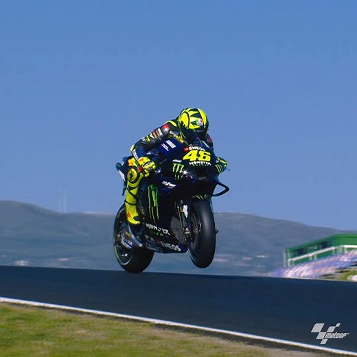 Hold on tight when on the rollercoaster! 🎢 It was a challenge for the #MotoGP riders but the downhill before Turn 9 provided some amazing shots! 🤩 #PortugueseGP 🇵🇹 | MotoGP