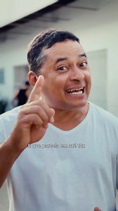 24M views · 10K reactions | Tá sem máquina e o cliente tá pedindo pra pagar?  Não precisa passar por esse perrengue! Com o Tap da InfinitePay, seu celular vira a solução. Aceite pagamentos de cartão de forma fácil, rápida e segura. Baixe agora mesmo! ✅ Compatível com Android 10+ com NFC ou iPhone XS ou superior. | InfinitePay | Facebook