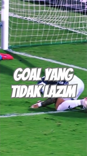 cetak goal dengan bokong || #football #footballskills #highlights #hasilpertandingantadimalam