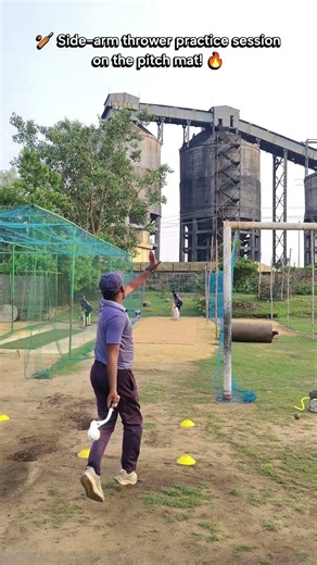 🏏 Side-arm thrower practice session on the pitch mat! 🔥#cricket #shortsviral #chirkunda #jca
