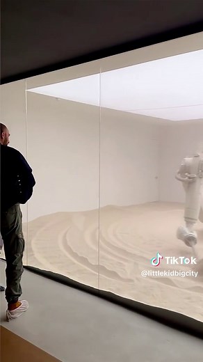 FIRST LOOK - Mercer Labs Welcome to Mercer Labs - NYC’s first Museum of Art and Technology, currently in previews. The inaugural exhibition, “LIMITLESS” invites you to explore a realm where technology and art collide. Led by artist and founder Roy Nachum, the experimental institution stands at a massive 45,000 square ft (!) and intertwines art with technology in unprecedented ways, all redefining your perception of art. The pieces are not just to be seen, but experienced – challenging your sense