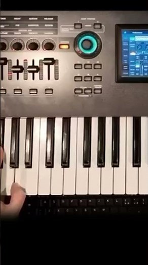Iconic 80s Synth! Simple Minds - Someone Somewhere In Summertime 🎹