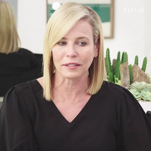 From how to make a best friend to dealing with friends you work with, Chelsea Handler gives friendship advice to 3 women—and it's epic, of course 🙌 http://bit.ly/2ze10tH | Harper's Bazaar