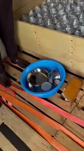 Prime Virgin Silver liquid Mercury of 99.999% purity. SPECIFICATION - Virgin Mercury purity = 99.99% by wt min. - Free from heavy metals - Packing iron cylinder ( 34.5)kg net weight - Physical State: Liquid - Appearance: silver - Odor: odourless - PH: Not available. - Vapor Pressure: 0.002 mm Hg @ 25C - Vapor Density: 7.0 - Evaporation Rate: Not available. - Viscosity: 15.5 mP @ 25 dig C - Boiling Point: 356.72 dig C - Freezing/Melting Point:-38.87 dig C - Decomposition Temperature: Not availabl