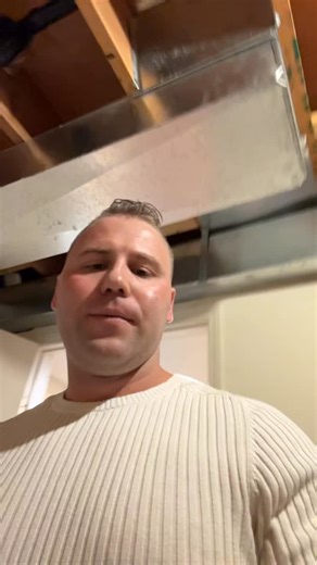 🔧 Poly-B… Why Are You So Mean to Me? Poly-B gets a bad rap, but here’s the REAL tea 👇 Back in the day, some manufacturers left certain batches sitting out in the sun ☀️… which made the pipes brittle. That’s why Poly-B (used from 1978–1995) ended up getting discontinued, not because every batch was bad, but because some were ticking time bombs. Fast-forward to today 👉 You’ll still see Poly-B in homes, even some early 2000s properties. But here’s the truth most people don’t know: 💡 If your hom