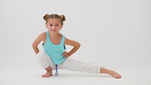 Girl Sitting On One Leg Make: Stockvideos & Filmmaterial (100 % lizenzfrei) 6352805 | Shutterstock