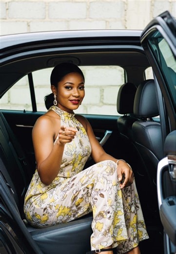 Une belle fille ne prend pas le taxi, elle choisit le confort, la sécurité et le style. Elle choisit Yango 🚗✨ Parce qu’arriver frais, détendue et à l’heure, c’est aussi ça le vrai luxe du quotidien. Avec Yango, chaque trajet devient simple, calme et sans stress. Yango, ce n’est pas juste un déplacement. C’est une façon de se déplacer. #yango #yangolovers #yangocameroun