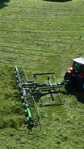 Krone - North America on Instagram: "Vendro tedders offer 9 to 11.2 m working widths, combining efficient feed preparation, proven technology, and easy operation for top-quality results."