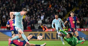 Barcelona e Atlético protagonizam jogo épico de oito gols e decisão segue aberta