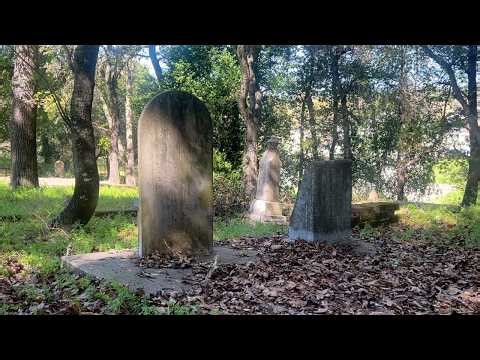 Oak Mound Historic Pioneer Cemetery in Healdsburg, California