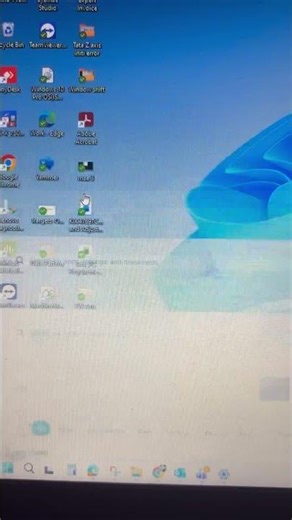 How to Check Windows OS Version and build version. For more information follow, subscribe channel.