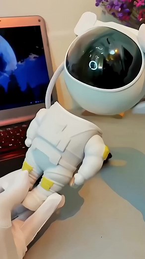 Elprico Astronaut Star Projector Light with 8 Projection Effects